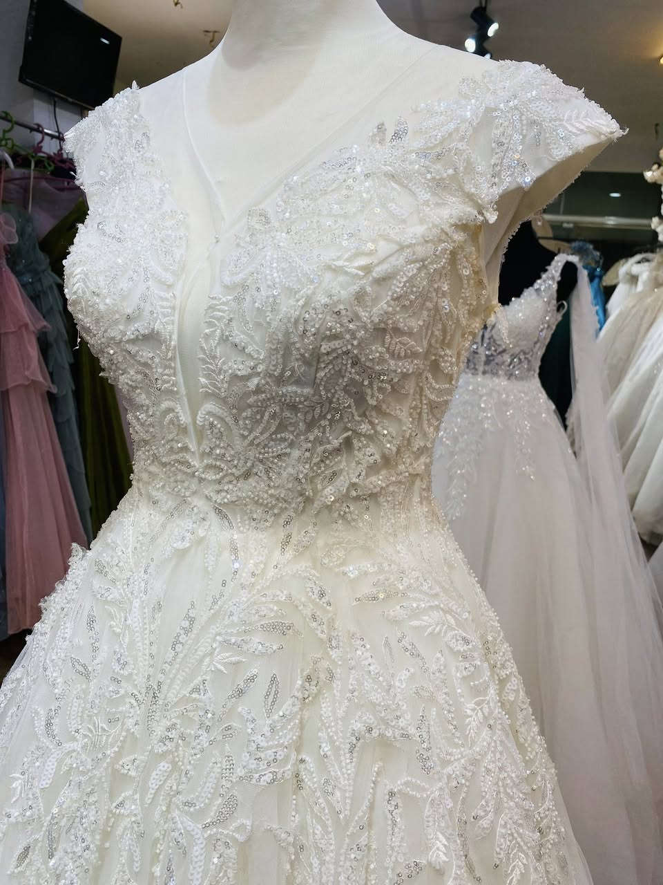 بضاعة بدلات جديدة 🆕 موديلات راقية وتصميم مميز 
المحل بأدارة مستحضرات احمد الجناحي 
نكرر العرض الخاص (أي زبونة تجي من طرف أي ام صالون في عفك سنحدد نسبة من سعر الايجار إلى ام الصالون ونشكرها علماً النسبة تحدد على سعر البدلة وتبدأ من 15 الف إلى 50 الف ) 
عفك شارع المحيط مجاور مارينا مول ومقابيل مول الحافظ


**إذا كنت صاحب هذا الإعلان وتريد حذفه لأي سبب، رجاءا أرسل رسالة إلى الدعم الفني**