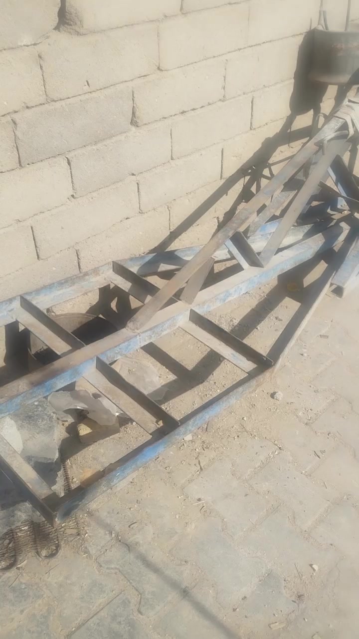 سلام عليكم. ونج بانزين شغال. البيع. تجي تفحص. حمل تاخذ صعر   مناسب 700الف. بي مجال مكان البصره الكرنه شرش يم سيد كريم بل صويلح 9647752125039. رقم تلفون ملتي واتساب
