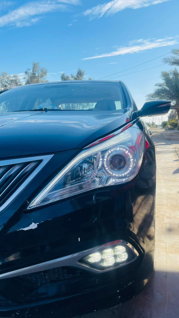 السلام عليكم 
هونداي أزيرا خليجي 2012 رقم أربيل دولي فول مواصفات كفاله عامه من صبغ وحادث محرك 3000 بلادي مامفتوح جيد لا تبخير ولا تنقيص حداديه جديده تخم تاير جديد تبريد شغال تدفئه شغاله بصمه تشغيل بصمة أبواب بانوراما كشنات جلد لون بيجي تحكم كهرباء سايد بريك بصمه رادار امامي كأمره دواره فول تحكمات ستيرن السياره جديده ومامتعوبه السعر 118 بيه مجال مكان السياره بابل الاسكندريه اي استفسار اتصل ع الرقم ***********
