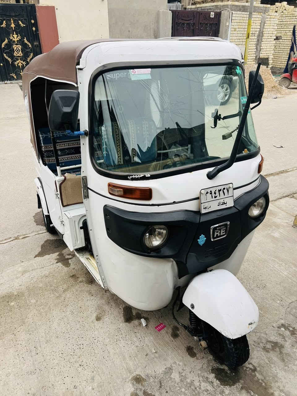 يا الله سلام عليكم تكتك 21 شهر 12 مرقمه رقم عربي بيها ضربتين تكمه ومن وره سنويه بسمي تحويل ثاني يوم سعرها 7وربع وبيها مجال شي قليل حك جيه 

***********
