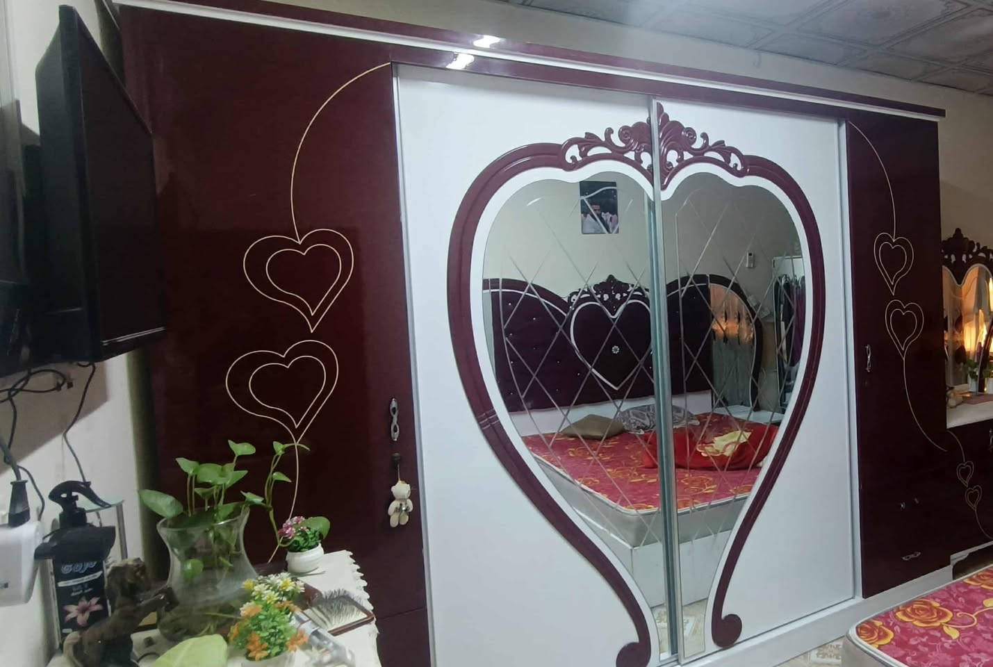 غرفة نوم كاملة للبيع
للتواصل ***********
