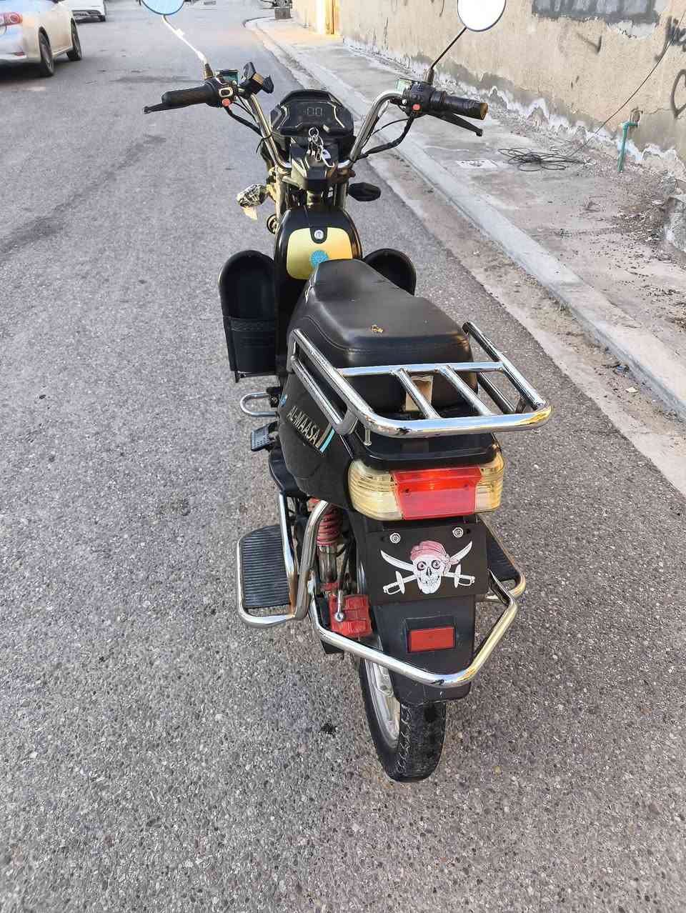 هارلي لبيع موديل 23 نوع الماسه بطاريات عشره يقرن كهربائيات كلها شغاله اي نقص مابيه  نضافه فول نضام بك كل نقص مابيه سعر 375 بيه مجال لشراي
***********
+9647827587898
