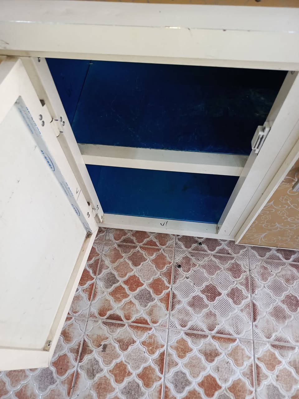 كاونتر مستعمل 3 متر بدون سنك هذا تفصال مراوس موجود سعره خاص ويتدلل شراي مكان بصره موجود توصيل داخل بصره 👈 ***********
