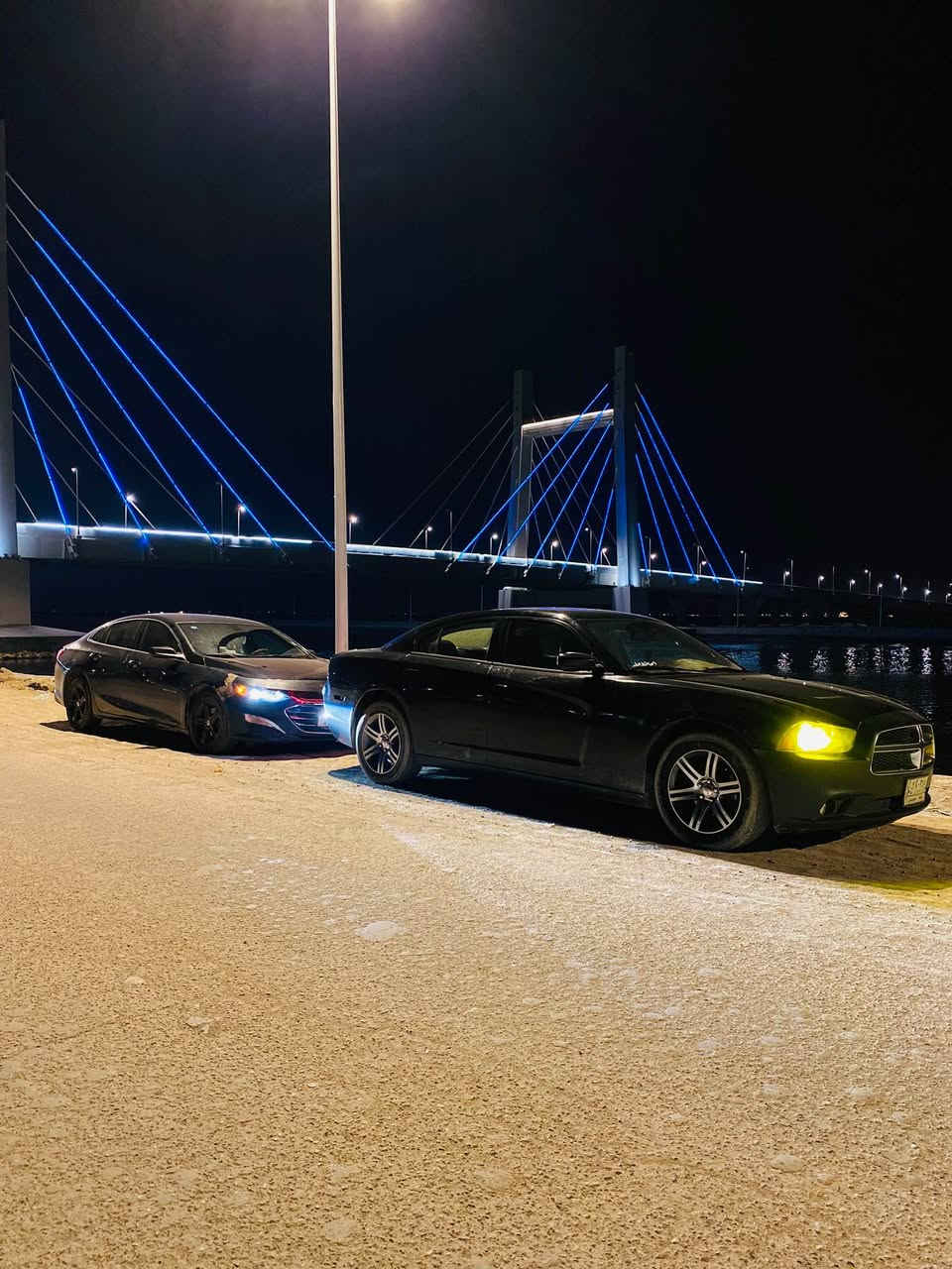 دوج جارجر للبيع حادثها حرق مكينه 
مداكر امامية صبغ والبنيد مبدل
القمارة مصبوغة اثر جراد 
باب الصدر هم مصبوغ 
حدادة كلها جديدة
تبريد تدفئة
اكسل جديد 
كاردن جديد
طخم تاير جديد 
السيارة جاهزة ان شاءالله 
مكان السيارة البصرة 
0️⃣7️⃣8️⃣7️⃣5️⃣7️⃣3️⃣5️⃣1️⃣4️⃣9️⃣ البصرة, العراق
