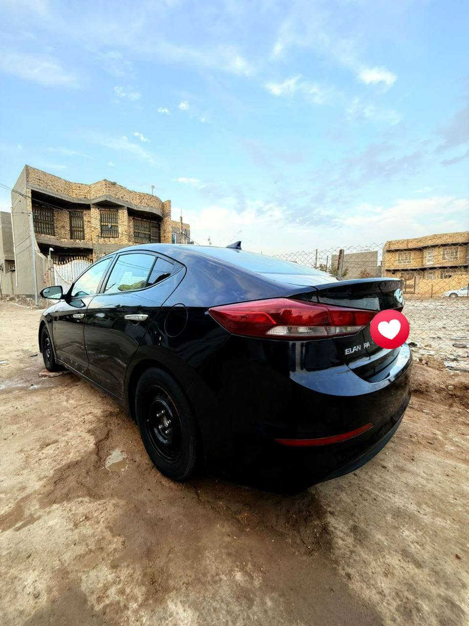 السلام عليكم سياره لنترا مديل 2017 بيه بنيد مبدل وبيه بارد قليل مكينه 2000 دوش ساره حلوه ونضيفه
مداور ثاني يوم مكان نجف
رقم دولي الرقم بي واتساب ***********
