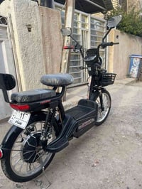 دراجه حجم 20نضيفه 4بطاريات كبار بحالح جيده دبل بصمه كشره نضيف كله شغال...