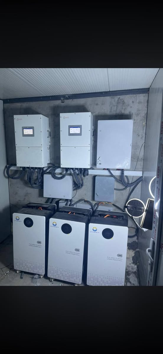 تم بحمد الله 🌞 تركيب منظومة طاقة شمسية حديثة في قلب بغداد الحبيبة 🇮🇶
باستخدام أحدث التقنيات وأعلى معايير الأمان والاعتمادية ✅⚙️

    بسعة 120 أمبير ✅🔋

📍 الموقع: الدورة – البعيثة
🔋 البطاريات: 6 ليثيوم سعة 15kW

⚡ الإنفيرتر: عدد 2 نوع Solis سعة 12kW

☀️ الألواح: 36 لوح قدرة كل واحد 620 واط

🔌 البورد: ATS مع بارد منفصل لزيادة الأمان والتنظيم

💡 منظومة متكاملة لتوليد طاقة نظيفة وآمنة تغذي الموقع بثبات وكفاءة عالية 💪⚡

#طاقة_شمسية #بغداد #Solis #منظومات_طاقة #بطاريات_ليثيوم

 #الطاقة_النظيفة #ATS
📞 للاستفسار والطلب:
📲 *********** / ***********
     ***********
📍 العناوين:
🏙️ بغداد – شارع الصناعة – فلكة رئاسة الجامعة التكنولوجية
