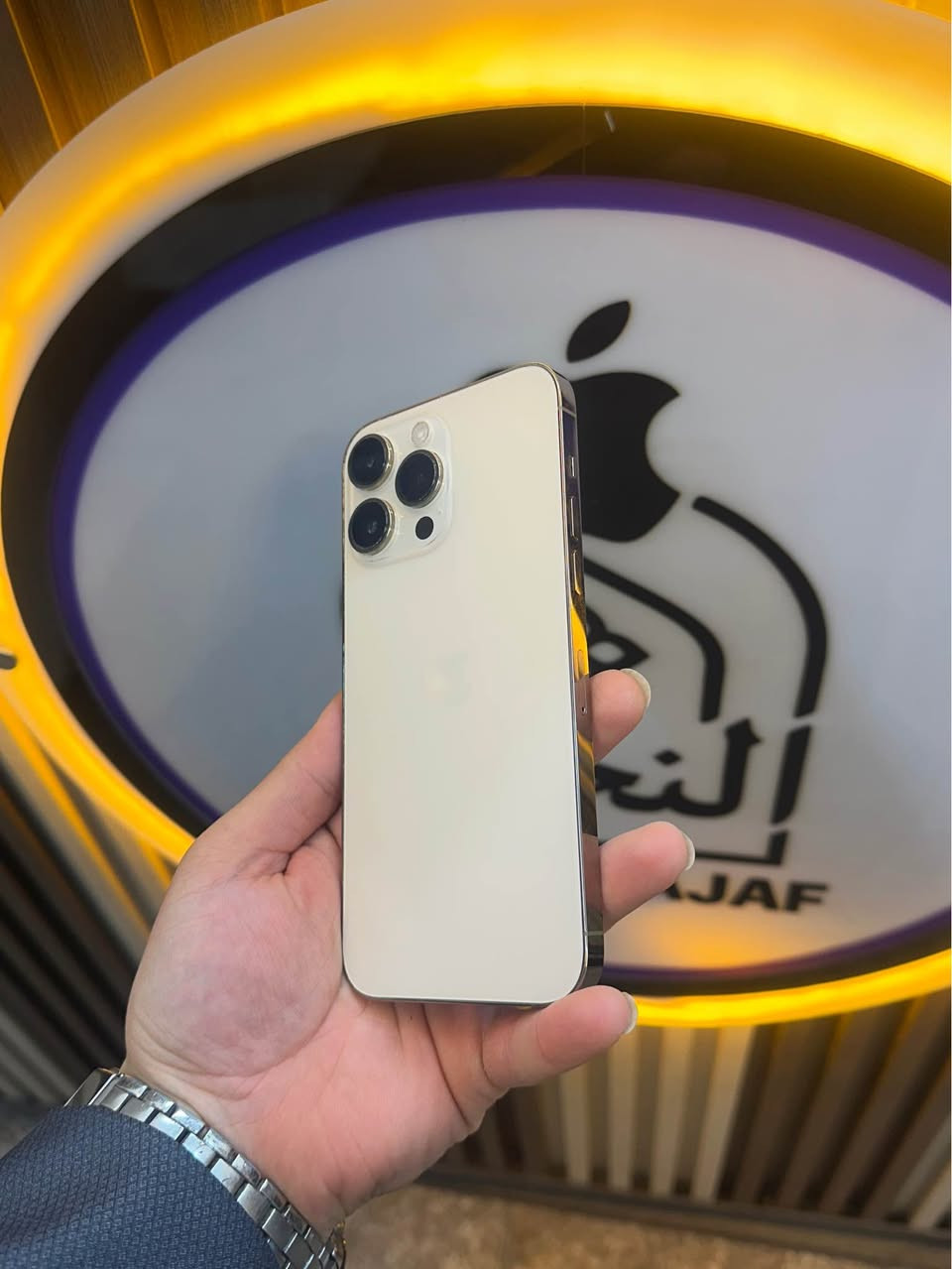 ايفون 14 برو ماكس 
ذاكره 256 
لجهازكله شغال 
مكاني نجف حي السلام 
ب595 وبي مجال حك الجيه 
*********** النجف, العراق
