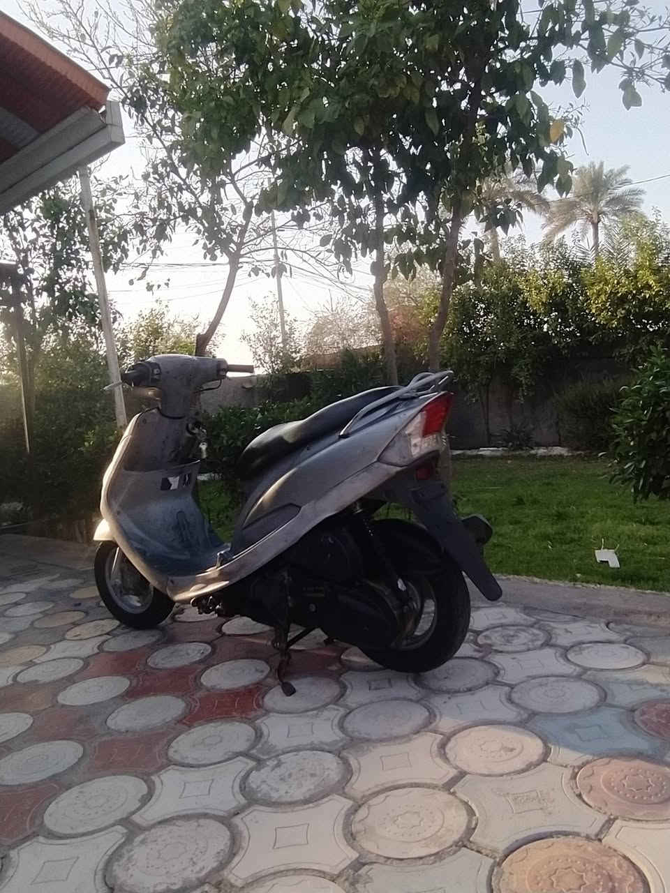 السلام عليكم الدراجه جديده بمعنه الكلمه الكفرات ختم واحد تمشي سرعه ومعدل الشراي بي خير ويدلل المكان بابل ما صارلهه شهر من طالعه من الرمبه الرقم ***********
