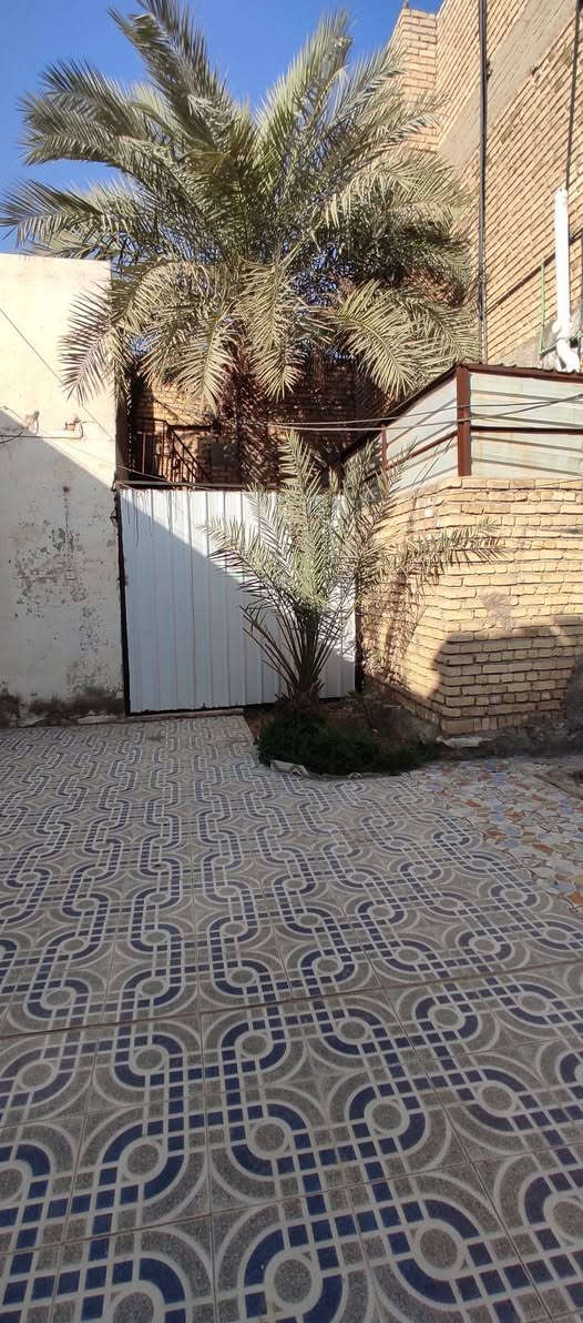 بيت للأيجار 

المنطقة 📍 : حي العسكري خلف المستوصف 
المساحة 📏 : 240 م
يحتوي البيت على صالة ومطبخ وغرفتين ومخزن وحمام داخلي 
وعلى صحيات خارجية بالاضافة الى حوش كبير 
سعر الايجار : 250 الف قفل 

للتواصل والاستفسار 📞: *********** سجاد علاء
