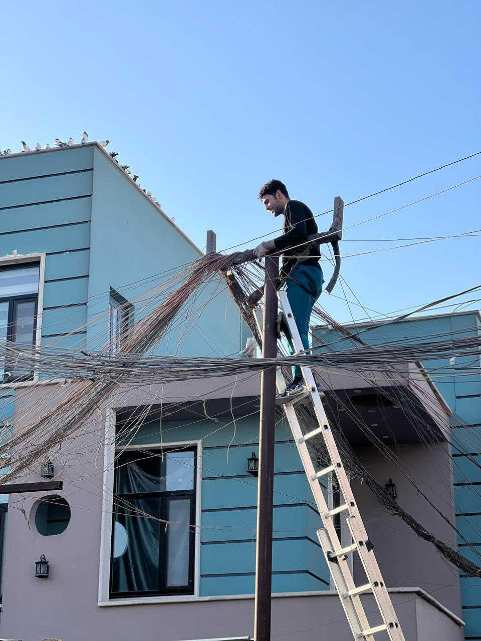 السلام عليكم … 
نحن فريق متخصص بتصفية وايرات المولدات الزائدة
⚡ خدمتنا مجانية ومضمونة
🔧 ننفذ أيضاً:
 • نصب التيولة
 • نقل البوردات من مكان لآخر
 • عمل مرتب ودقيق

📞 للاتصال: ***********

⸻
