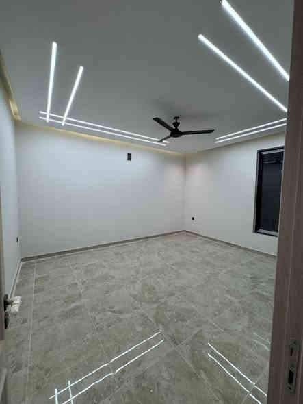 بناية تجارية للإيجار التجاري ( تجاري فقط)

العنوان :-السيدية - شارع النخيل السايدين مباشرة .

تحتوي على ٣ طوابق منفصلة ذو جودة عالية وتشطيبات راقية .

كل طابق يتكون من :-

- ٣ غرف عمل

- مطبخ منفصل

- مجاميع صحية عدد ٢

للاتصال : ***********
