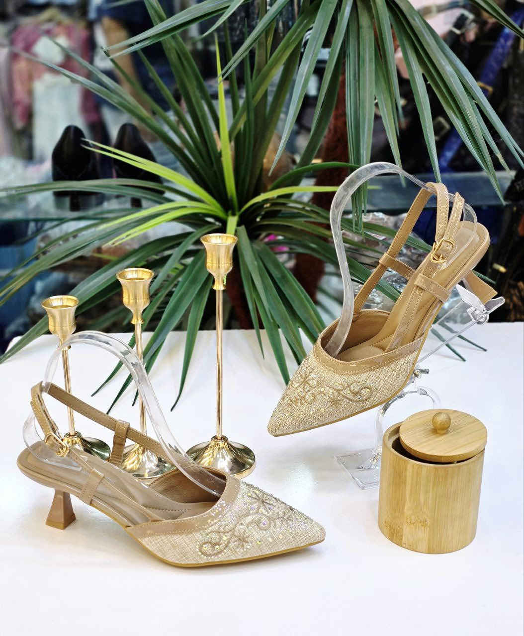 كعب نسائي الوان مختلفه قطعه فخامه بالبس 👠
ماستر كواليتي 

📐 رتفاع 4 سنتم 📐

السعر 18 

‌‎المقاسات 💫37💫38 💫39 💫40 💫 41 💫


**إذا كنت صاحب هذا الإعلان وتريد حذفه لأي سبب، رجاءا أرسل رسالة إلى الدعم الفني**