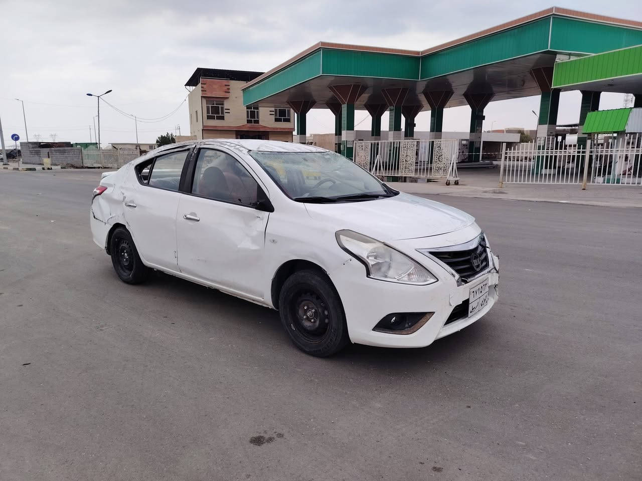 السلام عليكم اخوان للبيع نيسان صني موديل 2021رقم أربيل شرط التحويل اوالوكاله بااسم كردي ماشيه 46 الف فقط السياره كلش جديده كير محرك حداده تبريد داخل كلها على الشركه وشغاله وين تريد اطلع وترايها مال زيرو  للبيع على حادثها الحالي السعر مناسب  وتفاصيل أكثر الاتصال *********** مكانها بغداد الدوره
