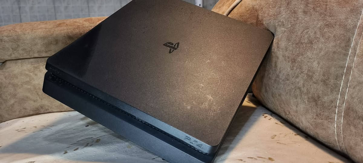 سلام عليكم بلي فور سلم مفتوح تنضيف كلشي مابي بس لبلي داخل مرتين صيانه تنظيف و سي دي جديد يجي ويا يدتين تجاريات وقرص فيفا 22 و قراند و مافيا ومساحته تيرا عنواني بصره يوجد توصيل لجميع المحافظات رقمي واتساب *********** ❤
