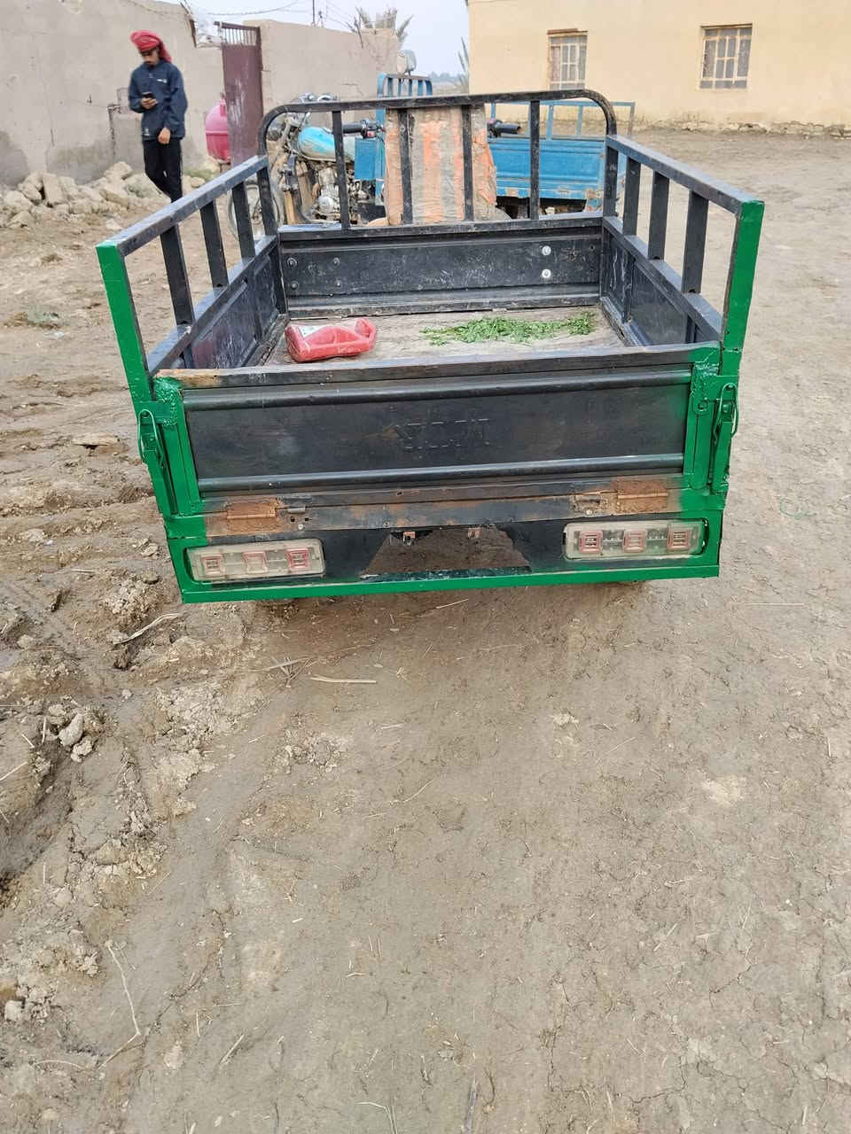 سلام عليكم ستوته البيع 16 اوراق اصولي مكفوله كفاله عامه شاصي مكفول المكان رميثه وسعره خاص وهاذه رقمي ***********
