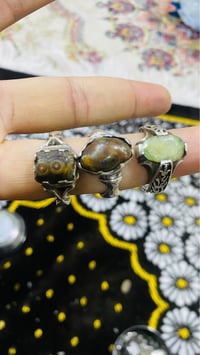 محبس فضة • قديمة • واحدة مكسورة