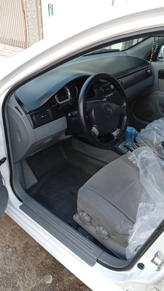 ئؤپترا 2009 توماتيك گيرو مكينة بةشةرت سةنةوى تا 2030 277000هةزار روية بونيت جاملخ نوو دةرگاو نيو چاملخى سبوغة لةگةل كةميك ساردةكوت جةمپةكى پيشى هةية أرباك بة شةرت باقى بةبى ژورى پشتى نيتى ئةو دةرگايةشى ليدراية لة رسمةكة ديارة چاكم نةكردية  سعرى 77 مةجالةكى كةم  شوين هةولير *********** أربيل, العراق
