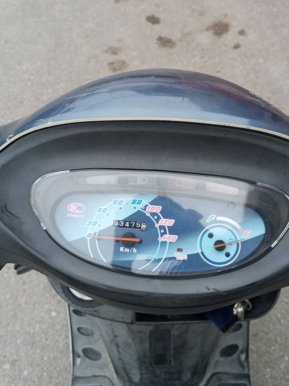 اللهم صل على محمد وال محمد
السلام عليكم 
 كامكو v2 نوزل سرعة 140 دراجة منزله رمبة على ايدي محرك مامقتوح كهربائيات كله شغالة بيه نواقص بصيطة 
الشراي يتصل وبخدمته
السعر 700 الف
***********
