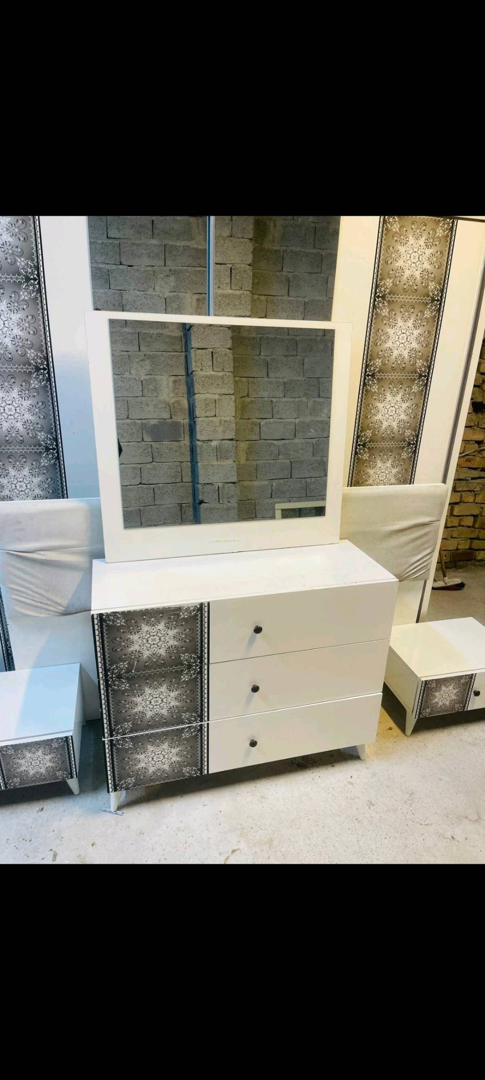 ٥ قطع نضيفة لوحدة ٤٠٠ بغداد 