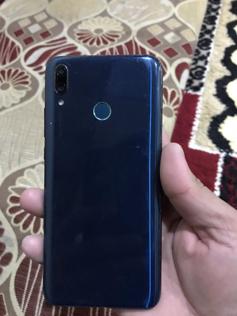 Y9  للبيع سعره ٦٥ وبي مجال قليل   مكاني مكاني دغاره ***********
