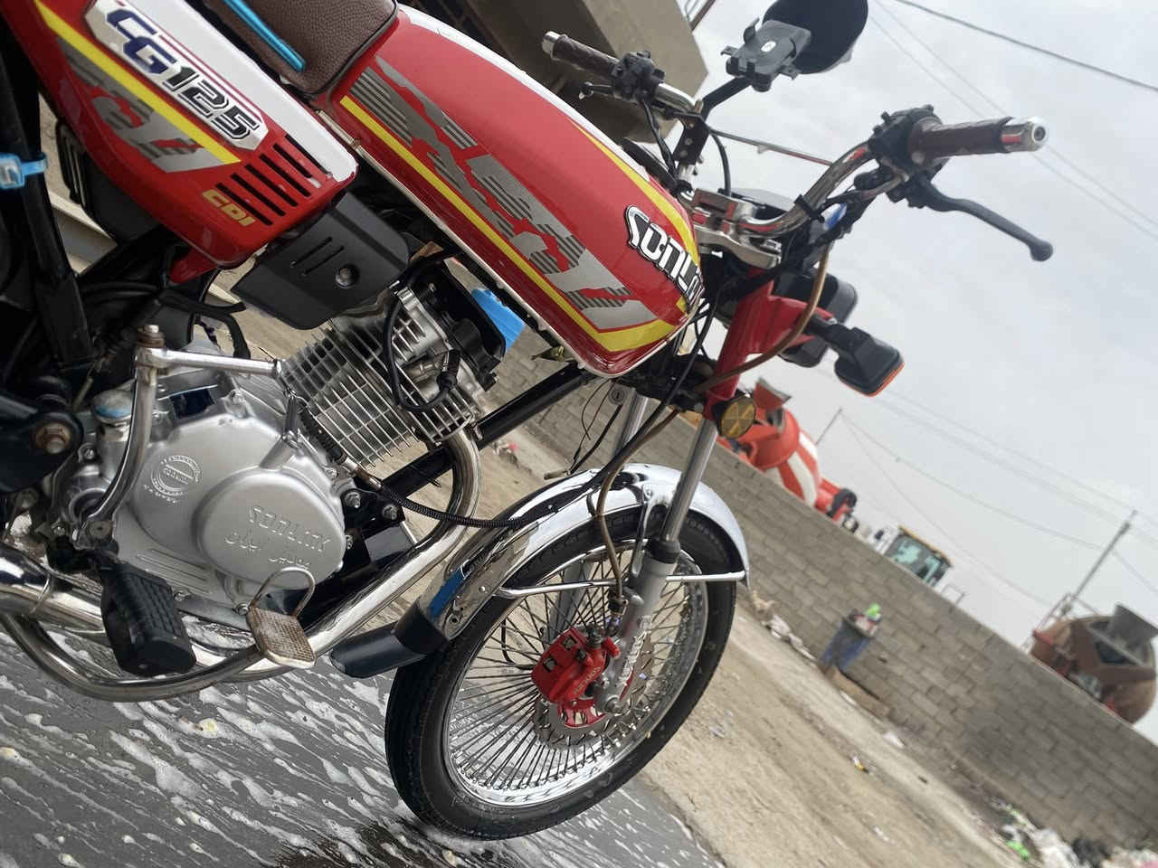 السلام عليكم دراجه أيراني للبيع تايكر موديل 24اوراق مال معرض مكينه مبدل بيهة كور بس تجي تفحص كهربائيات كلهة شغاله دراجه جديده عنوان بغداد سياحي سعر خاص رقم ***********
