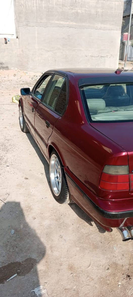 سلام عليكم سياره للبيع جاهزه مديل ٩٣ سنويه لل ٣٠ تحويل رقم اربيل مكينه مسكر عدل مصبوقه جماليه مكفوله من ضربه سعر ٦٥ وبيهاا مجال ***********

