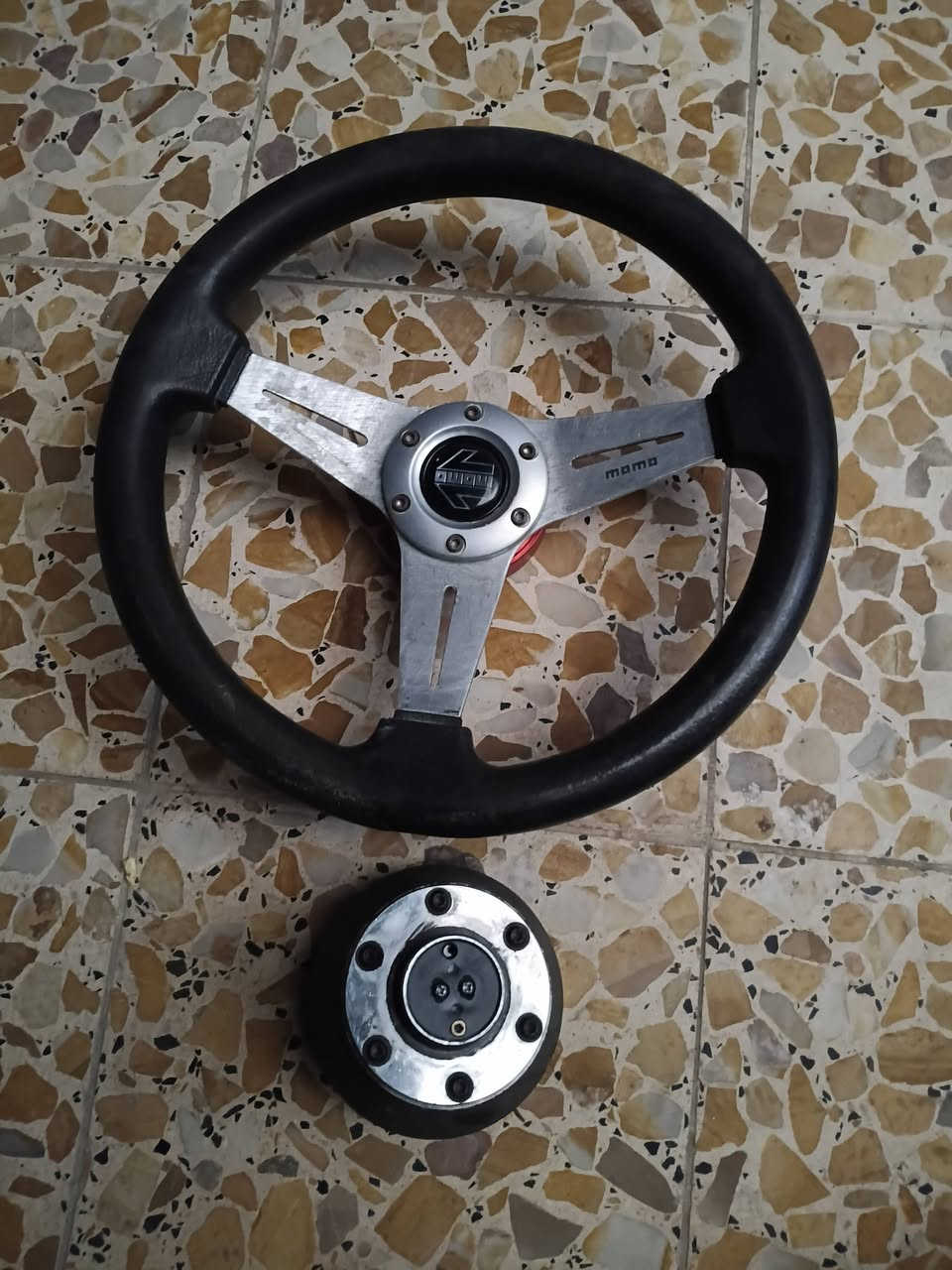 سلام عليكم دركه رياضيه momo اصلي
للبيع جنت شادها ع زعره مكاني بغداد زعفرانيه 
رقم ***********
سعر150
