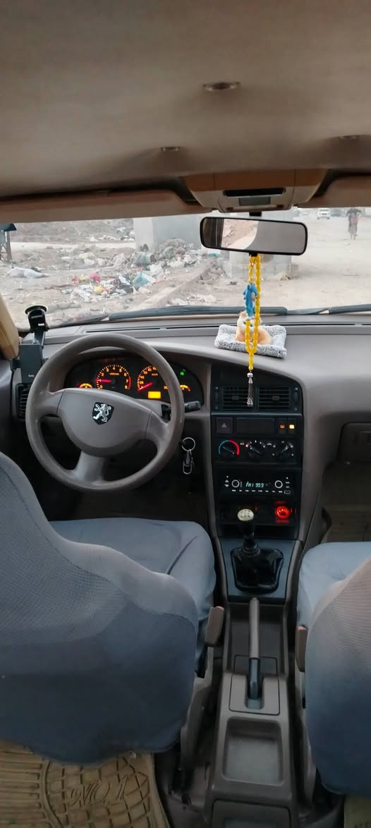 السلام عليكم بيجو لميس اكد موديل 16 باسمي رقم بغداد السوارة جاهزة تدفئه وتبريد فول المكينه اتنقص بيها جاملغ جهت السايق بي ربع صبغ فقط ةلسيارة كلش نضيفة نكره سلف تحويل ثاني يوم بغداد سبع قصور *********** السعر 41
