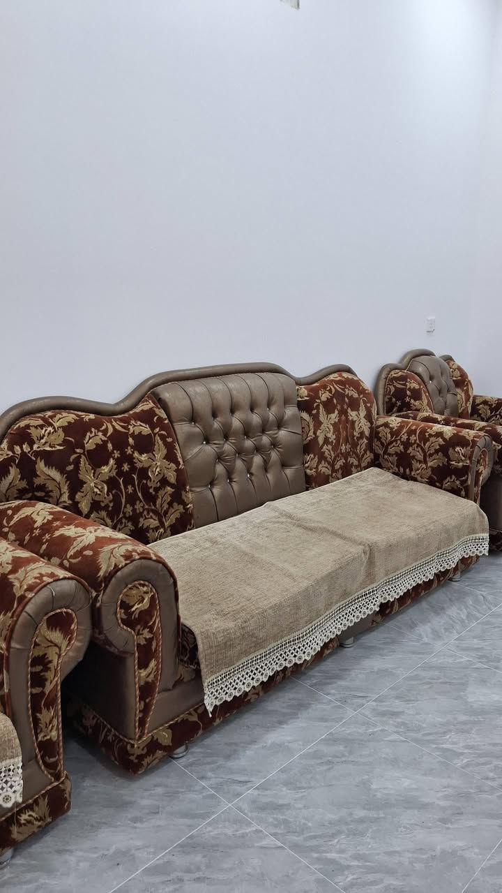 تخم للبيع. ( ٢٥٠ ألف )
التخم توصى شغل عراقي كله اسيورة وخشب ولوح شغل تكمه 
بس نقص بي ثلاث قواعد مال الرجل من جوه الباقي نظيف


**إذا كنت صاحب هذا الإعلان وتريد حذفه لأي سبب، رجاءا أرسل رسالة إلى الدعم الفني**