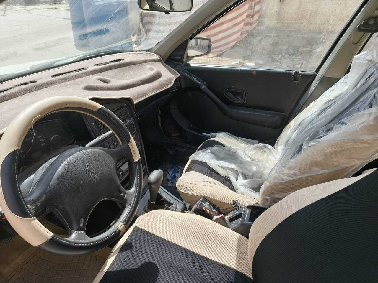 سلام عليكم 
بيجو 405 محور كورلة 
سعر 22و وبيها مجال 
مكان الناصرية الغراف
هاتف ***********
