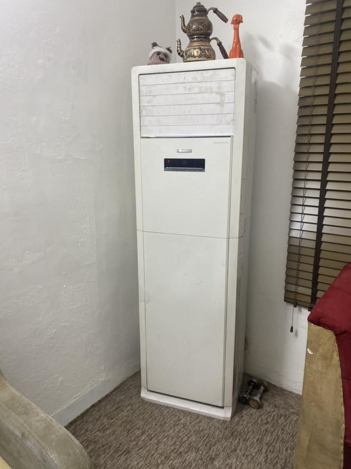 السلام عليكم 
للبيع سبلت گري 3 طن بحاله جيده جداً السعر 700 
*********** للاتصال واتساب العنوان بغداد السيديه
