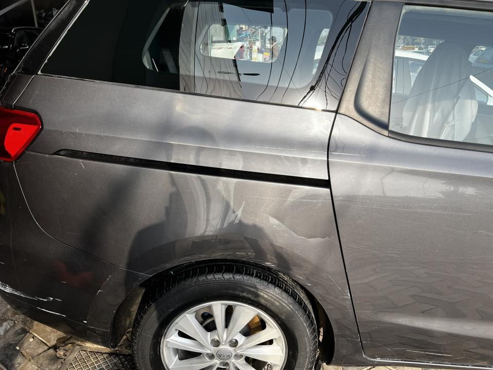 السلام عليكم
كيا  سيدونا 2018 للبيع…

رقم بغداد

مواصفات السيارة LX 

السيارة استخدام شخصي  ماشية 105,000  ميل

وارد امريكي ضربته بسيطة و موجود حادثها بالصور

مواصفتها

1️⃣نقطه عمياء

2️⃣توقف ذاتي

3️⃣تحذير خروج عن المسار 

4️⃣ تدفئة كشنات

5️⃣ كشن السائق كهرباء

6️⃣ شاشة  كبيرة

7️⃣ الابواب الخلفية  كهرباء

8️⃣ كاميرا  وحساسات خلفية

9️⃣ حساسات امامية

1️⃣0️⃣تحكمات ستيرن و ثبيت سرعة

1️⃣1️⃣المري قلاب عند اقفال السيارة

1️⃣2️⃣محرك 3300. 6سلندر مكفول الكير و المكينة

السيارة تحتاج بوليش وتكحيل فقط

السعر170💲و بيه مجال بسيط

للتواصل 

***********

📍النجف
