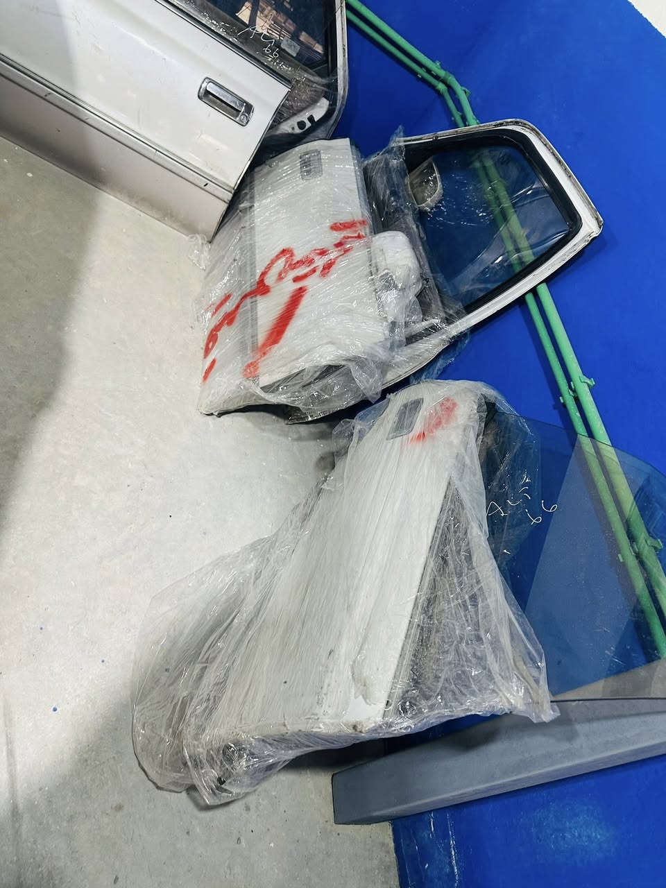 حي صناعي قرب محطه اسد بابل ***********/ ***********
