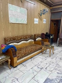 تخم 10 مقاعد + ميز مكتب وكرسي متحرك  للبيع للاستفسار 07735543758