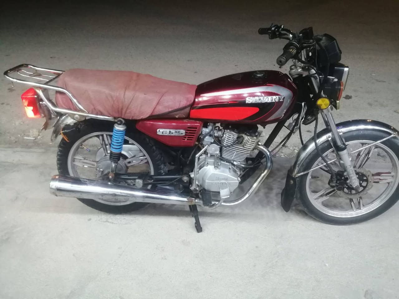 السلام عليكم دراجه سيفان موديل 23 اوراقها ضايعه مقفوله من السرقه سعر 400 قفل قفل مكاني بصره وهذا رقمي بو واتساب  ***********
