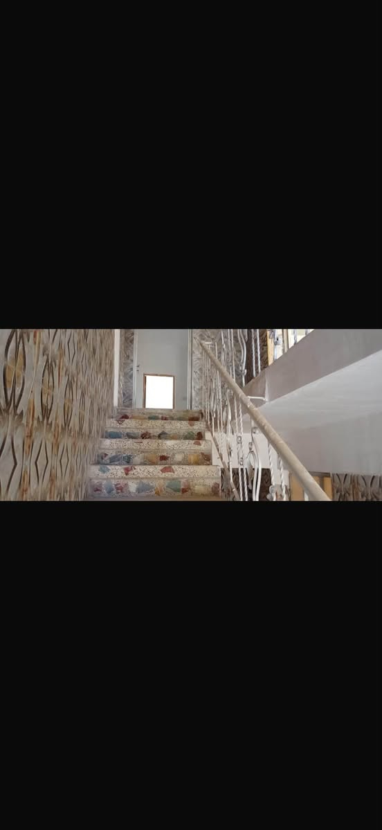 لبيع عمارة استثمارية مميزة

فرصة ذهبية للمستثمرين، عمارة بمساحة 175 متر²، مصممة بعناية وتحقق دخلاً شهرياً ممتازاً.
العنوان بغداد الحسينيه مدخل التكسيات

مواصفات العقار:

* المساحة: 175 م²
* 3 محال تجارية على الشارع.
* 5 شقق سكنية مناسبة للتأجير أو السكن.
* العمارة مؤجرة بالكامل، بوارد شهري قدره 1,600,000 دينار عراقي.

تعد هذه العمارة خياراً مثالياً لمن يبحث عن استثمار عقاري بعائد ثابت، مع موقع مناسب وتصميم يجمع بين الاستثمار التجاري والسكني.

للاستفسار والمعاينة يرجى التواصل على الخاص أو الاتصال مباشر
***********
