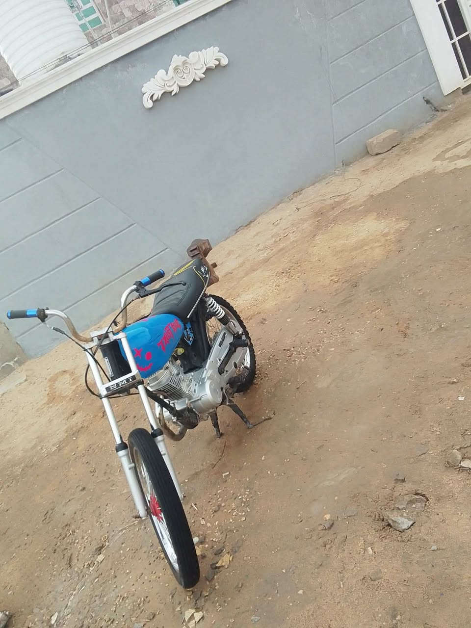 سلام عليكم دراجه نامه تعمير 25 شاصيه نامه شلامجه موديل 23 أوراق بس مكينته امتياز الدراجه جديد واحله من الصور شرط شلعه ومعدل وفصله مكينه ناعمه تخبل السعر 500. وبيه مجال العنوان حله شارع 80 الرقم ***********
