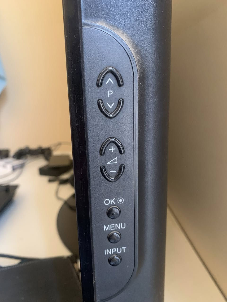 شاشة LG للبيع
السلام عليكم شاشة LG قديمة بلازما للبيع شغالة من ناحية صوت سبيكرات  و عرض لا بيها كسر ولا فطر ولا اي شي  حجمها ٣٢ 

السعر : ٥٠ الف 
مكاني حلة 

ملاحظة انتبه للسعر قبل لا تجي تكلي اريد سمارت ب٥٠ ماكو سمارت ب٥٠


**إذا كنت صاحب هذا الإعلان وتريد حذفه لأي سبب، رجاءا أرسل رسالة إلى الدعم الفني**