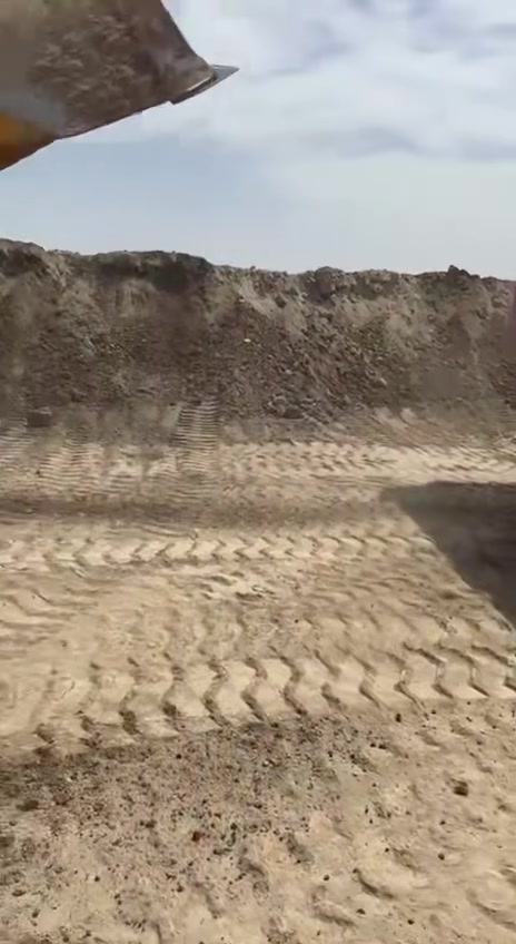 يا الله اخوان تراب زراعي وتراب دفان حمل فول لفول وترابه درجه اولى ***********
