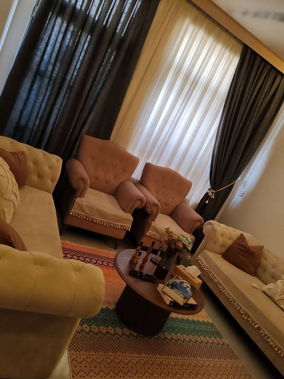طخم 10 مقعد للبيع
منشأ تركي متين وقوي والاسفنج مينزل ابد
نريده ب500 وبي مجال بسيط
المكان / بغداد/الدوره 
لون القنفات اوف وايت والكراسي وردي غامق 
الي بلصوره 8 مقعد والثنائيه بغير غرفه 
مابي اي اضرار


**إذا كنت صاحب هذا الإعلان وتريد حذفه لأي سبب، رجاءا أرسل رسالة إلى الدعم الفني**