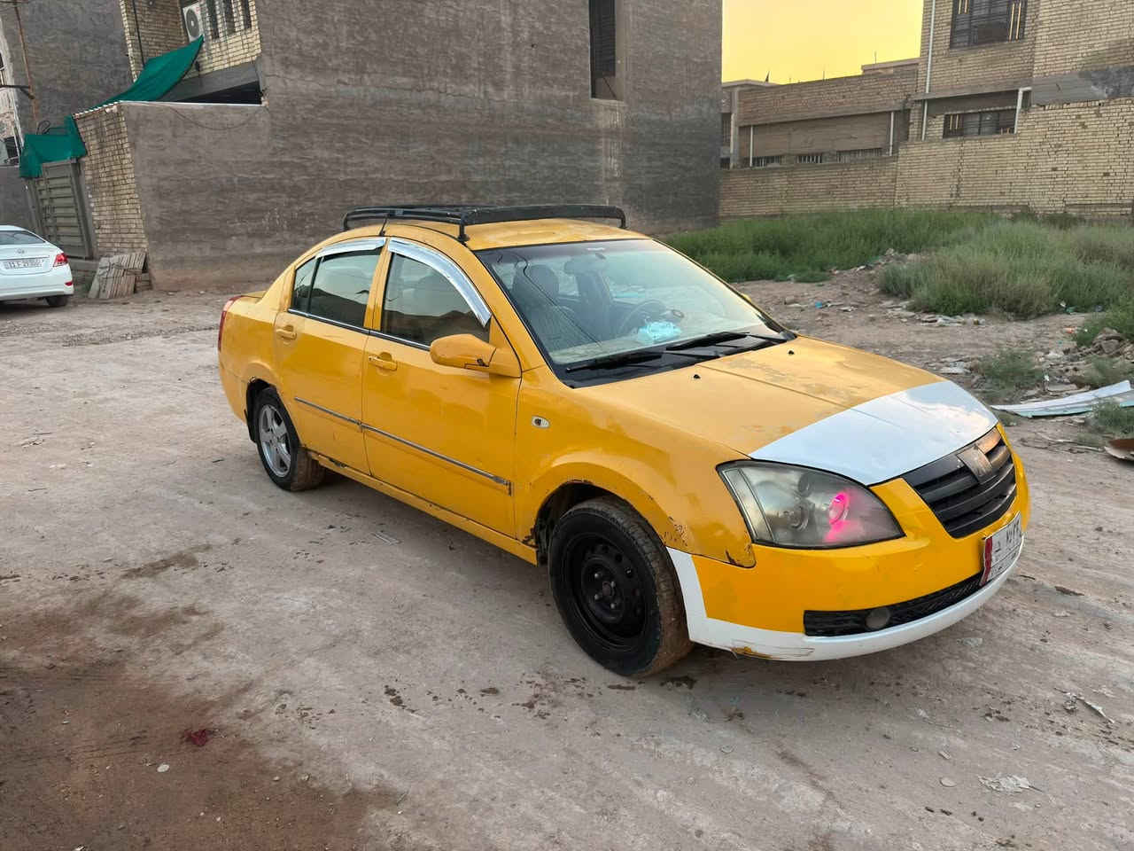 السلام عليكم
للبيع شيري A5 2010 بلادي اصفر 
رقم بغداد مشروع وطني باسمي شخصيا شرط التحويل 
السياره مكفوله من الضربه والمعجون 
بيه ملاحضات بسيطه 
المحرك محور كامري ابو الجف والكير اوتماتيك
والمحرك والكير مكفولات 
وماصفاته مال A5 المعروفه 
شاشه وكامره خلفيه 4 جام كهرباء صندوك كهرباء وغيره 
السياره ابيعه واقع حال تعال شوفه وافحص 
سعره 34 وبيه مجال 
مكاني بغداد الدوره او الزعفرانيه 
***********
