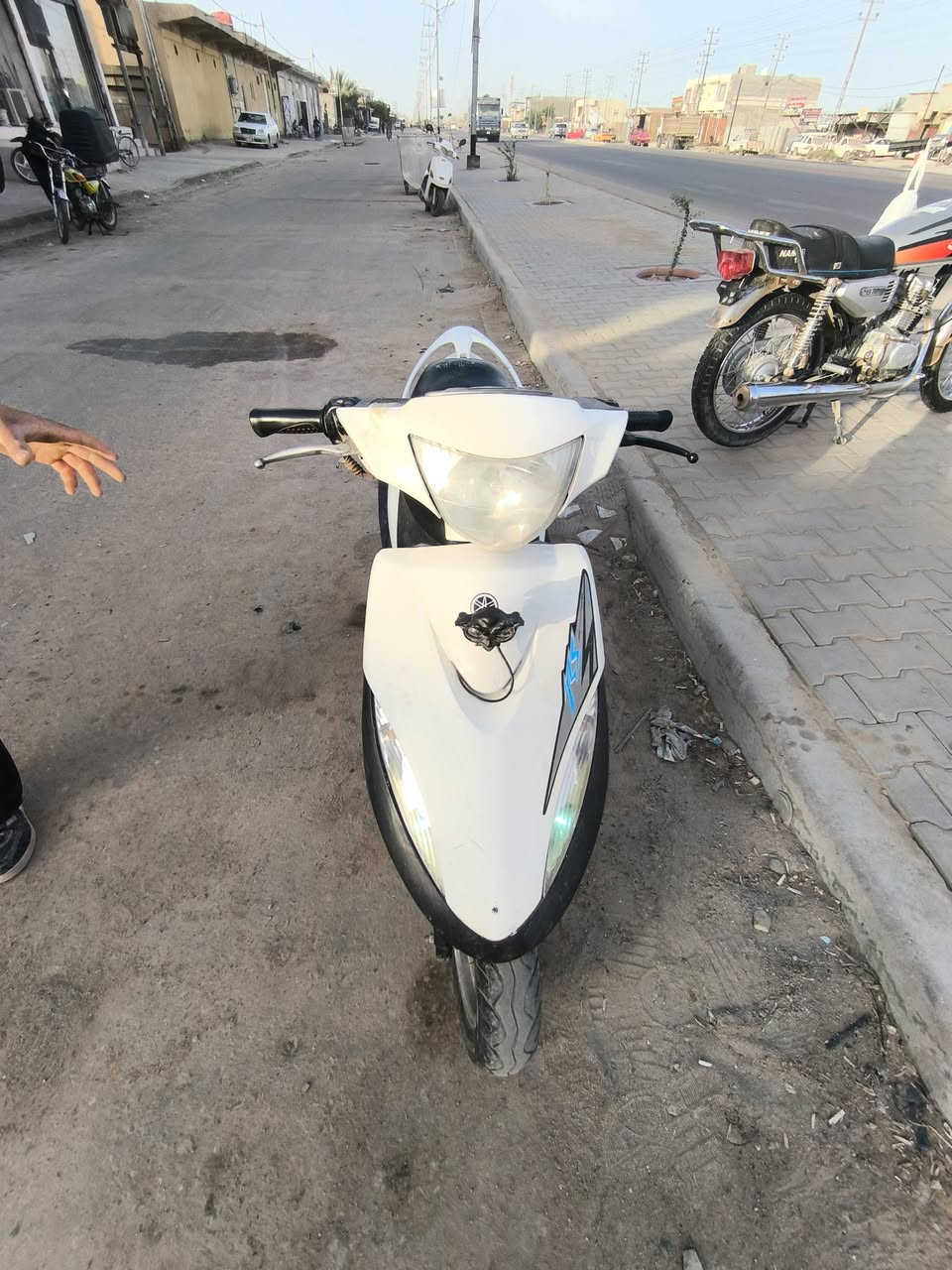 سلام عليكم دراجه ماكس مامفتوحه كلشي شغال كلجات رياضي كزوز رياضي عينه رياضيه / ب 725 وبيه مجال عنوان الهوير دراجه مو الي هاذ رقم راعيه لحد يراسلني *********** 👉👉
