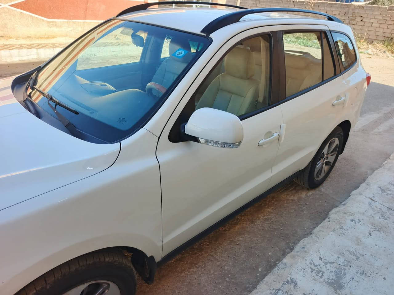 سلام عليكم 
سنتافي موديل ٢٠١٢
 محرك 6
7 راكب
ماشيه 124 ألف 
 شركه العامه  
سعر165 
رقم الهاتف ***********
