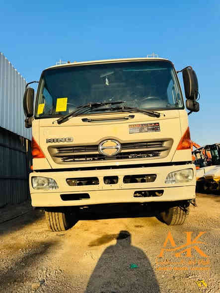 🔸 شركة أرض أكــاديـا 

• مكنسة هينو (شافطة ) دبل استيرن
• وارد : اليابان 
• المواصفات : ستيرن يمين يسار ، كنس شفط جهتين ، شفط خلفي فاكيوم  ، كامرة  ، مرشات ماء 
• الحالة : نظيف جداً مباشرتاً الى العمل 
• الموقع : بغداد النهضة شارع الظلال 
• للتواصل : ***********
