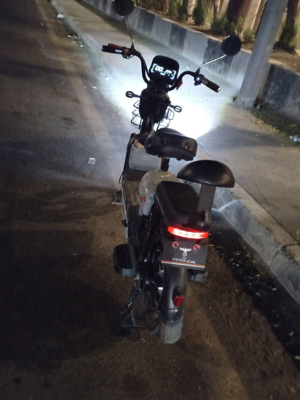 سلام عليكم شباب دراجه شحن البيع 
حجم 18 

بصمه+سويج

سرعه 60الى72حقيقي 

بطاريات دبل 5

لايت عالي ناصي وبي رماش

دبل اشاره 
سعر325وبيه مجال الطيبين
الي حاب يشتري الاستفسار رقم ***********محمد

بكان بغداد
