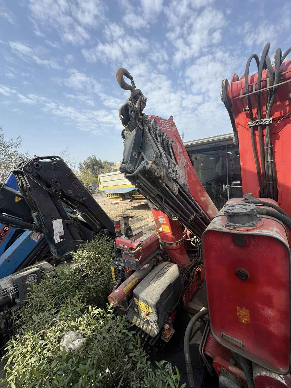 للبيع فاسى ٩طن ٧سلايت 
ريمونت كنترول 
سعر ٢٤٥
***********
