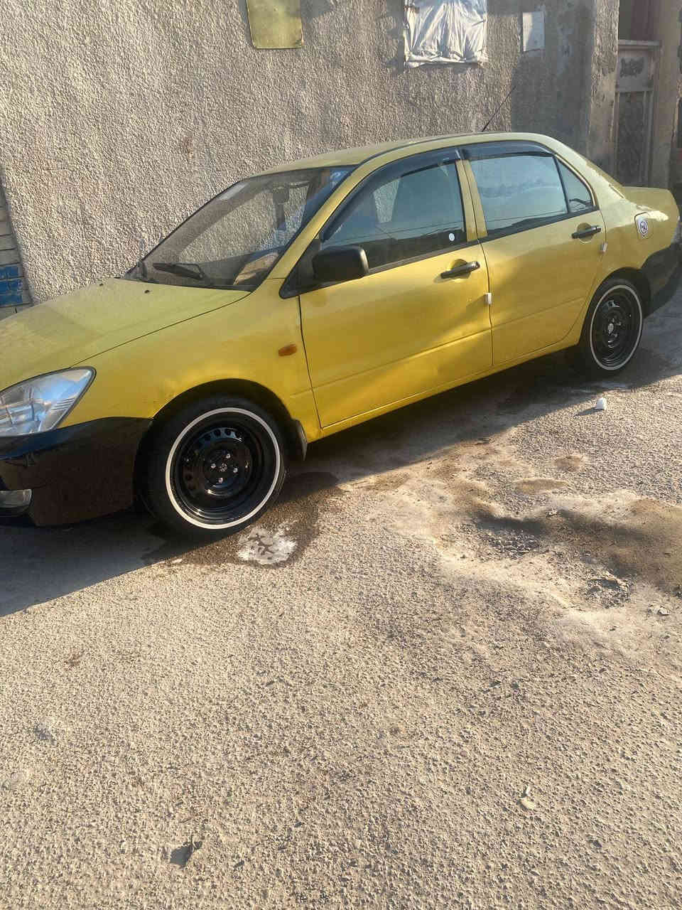 السلام عليكم لانسر 2010 الشركة العامة مكينة كير تبريد كفالة تخم تايرات جديد صدر امامي خلفي قبل يومين شادة سيارة بيها جاملغ وباب السائق صبغ بدون حادث وبدون دواخل سيارة خير من الله نظيفه بمعنى الكملة السعر 75 وبيها مجال حك الجية مكاني بغداد الشعب غير متواجد ع الفيس اتصال ***********
