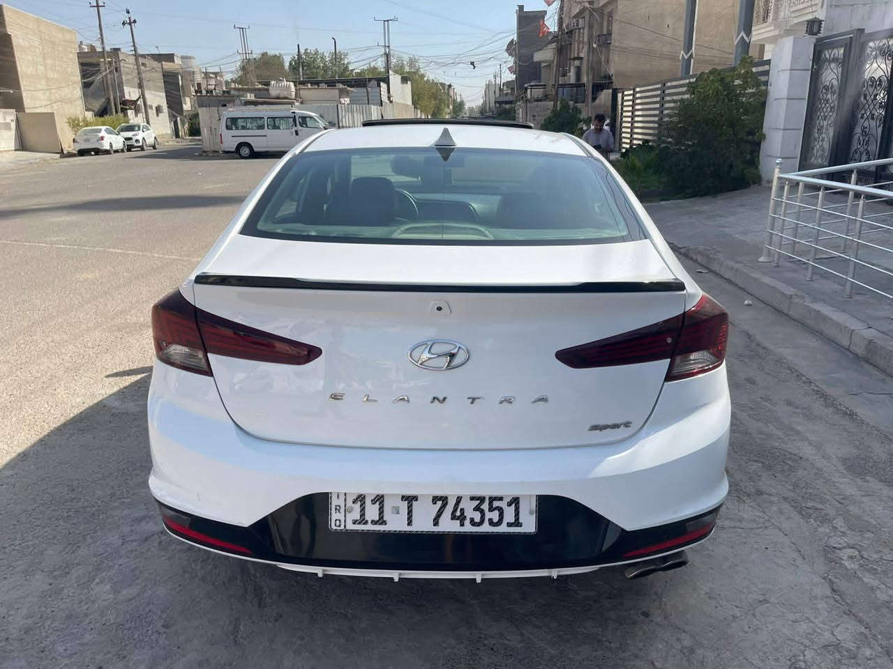 السلام عليكم Hyundai Elantra للبيع السيارة مديل 2020  وارد امريكي سيارة بأسمي تحويل ثاني يوم 

* مواصفات السيارة *
1. بصمه تشغيل 
2. فتحه سقف بنوراما 
3.بصمه ابواب 
4. دخول ذكي 
5.ويل كب كروم الاصلي حجم 17 
6.بصمه صندوق 
7. شاشه لمس بلاديه 
8.مدخل USB وشاحن سلكي 
9.محرك 1600 تيربو.   201 hp
10. الكير Dct  يجي 8نمر دبل كلج مو CVT 
11.اربع انضمه قياده (Normally _smart_sportوالعادي )
12.شفتات ستيرن 
13.السيارة مختم sport 
14.دركه شكل D الرياضيه 
15.السيارة ماشه 54000
16.كزوز رياضي 
17.تحديد مسار 
18.مانع انزلاق 
 19.لايت LED اربع عدسات +حاجب نهاري 
20.كشنات تدفئه
21.اشاير بل مري 

ملاحضات 
(السيارة حادثه فقط جاملغ مبدل اصلي وصور الحادث والسونار بل منشور وسيارة بيها سونارات ثنين ) 
سعر السيارة 140 وبيها مجال قليل 
للاستفسار الاتصال على الرقم *********** وبي واتساب
