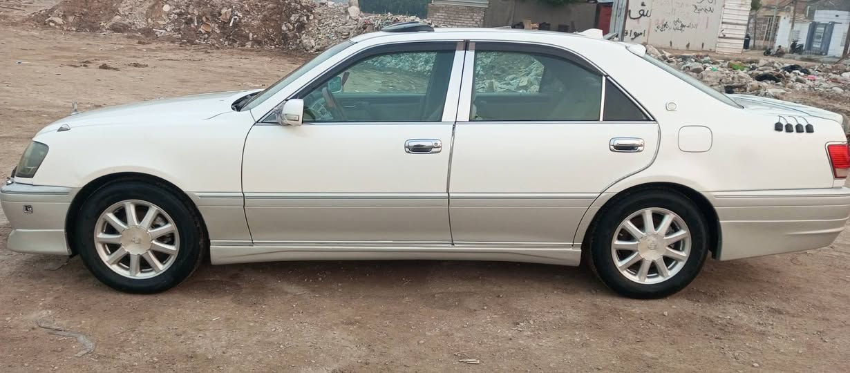 السلام عليكم 
ملكه,, موديل 2002
رقم انبار انكليزي مشروع وطني سنويه ل2028 كفاله عامه من الكص ولاصوليات 
مواصفات السيارة 4دكم فول ماعده الفتحه كشنات مخملي شاصي 75كرستال اصل مكينه، D4جديده حاويه صار يومين من شديتهه تبريد شغال السعر 138
الإتصال ***********
